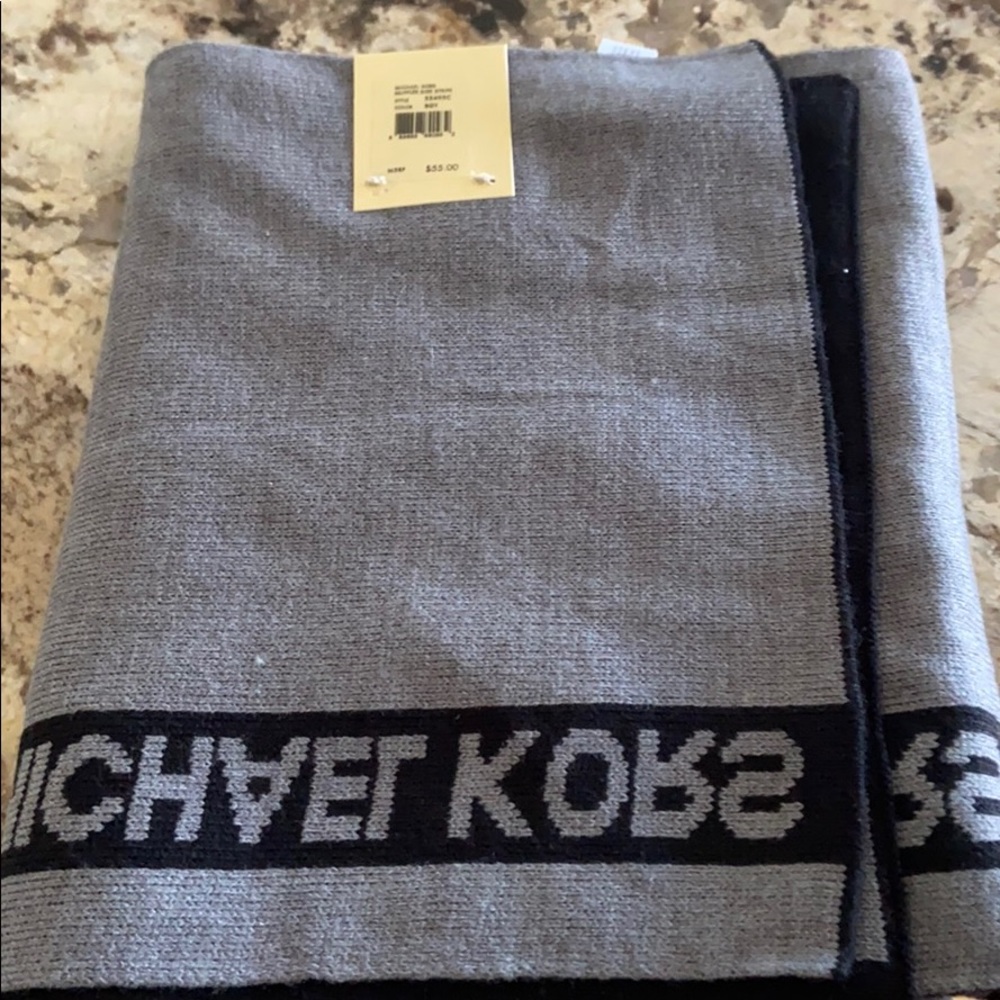 NWT Michael Kors scarf